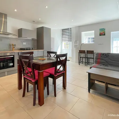 Maison Renovee Avec Wifi Et Animaux Admis, Pres De La Suisse Normande - Fr-1-497-242 *